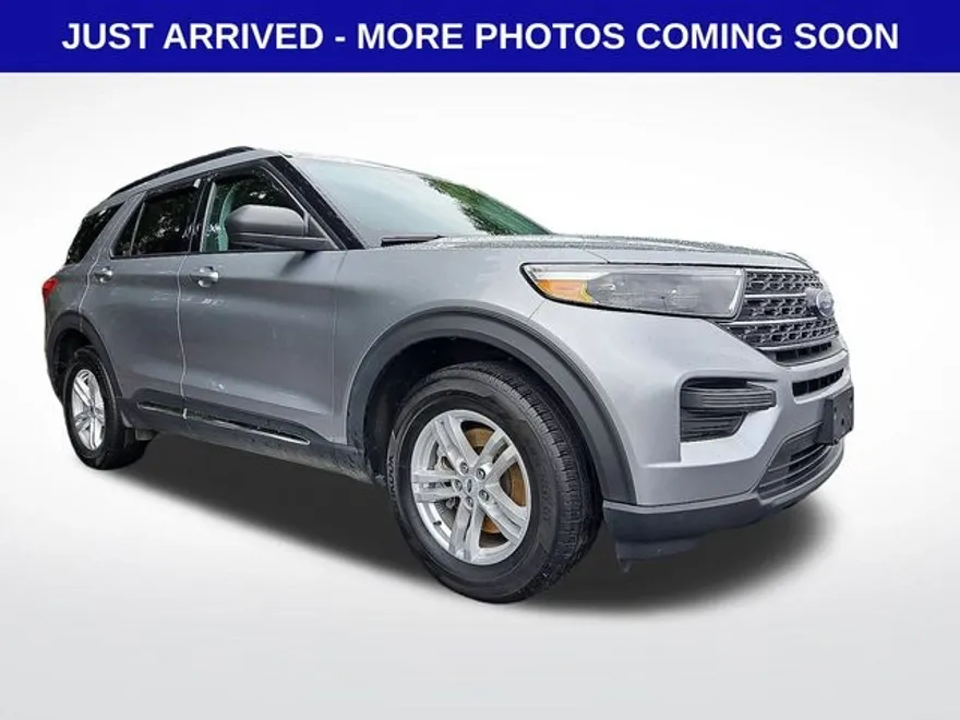 2023 Ford Explorer XLT photo 1