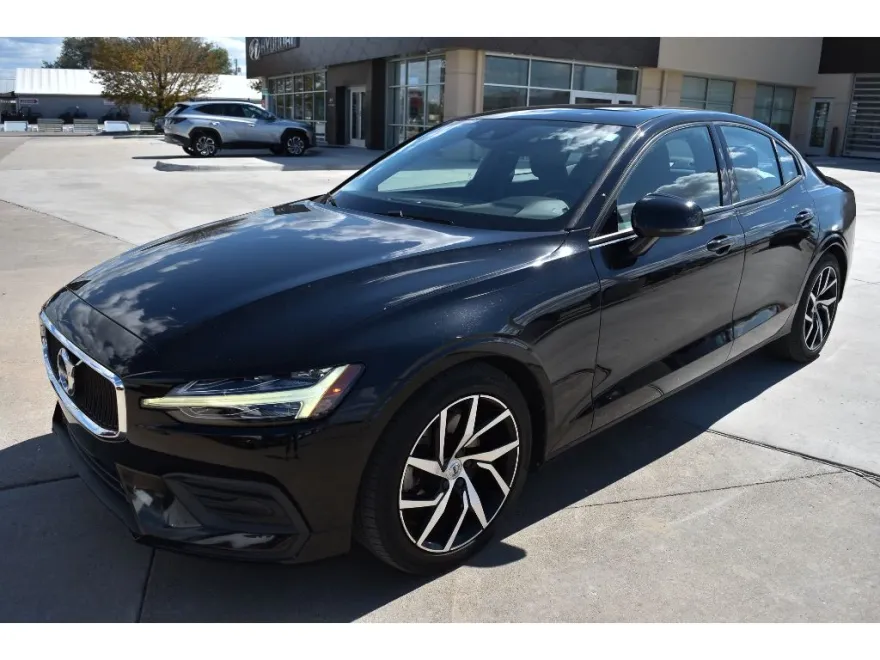 2020 Volvo S60 T5 Momentum photo 1
