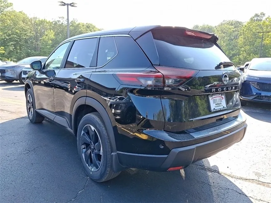 2026 Nissan Rogue SV photo 1