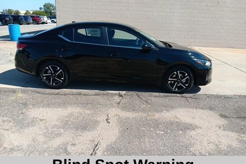 2025 Nissan Sentra SV photo 1