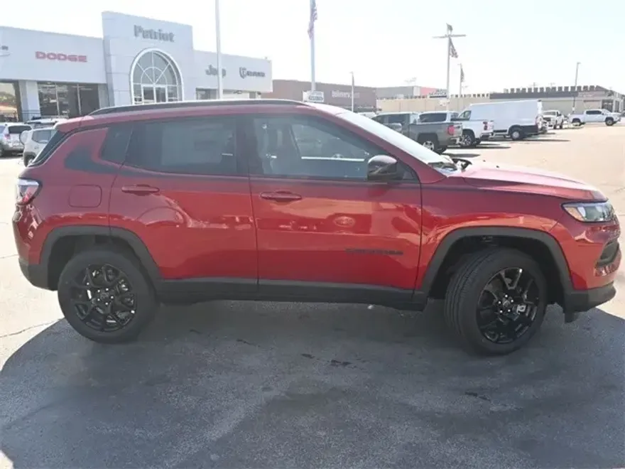 2026 Jeep Compass Latitude photo 1