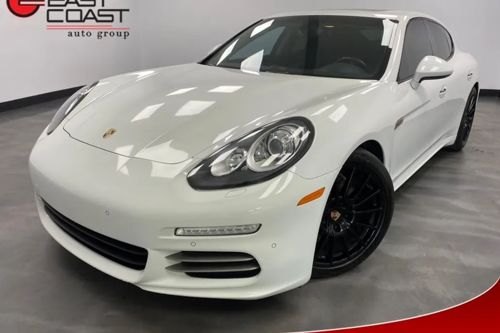 2014 Porsche Panamera 4 photo 1