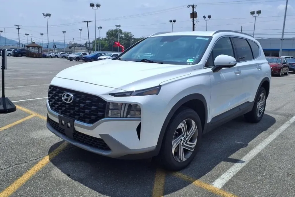 2023 Hyundai Santa Fe SEL photo 1
