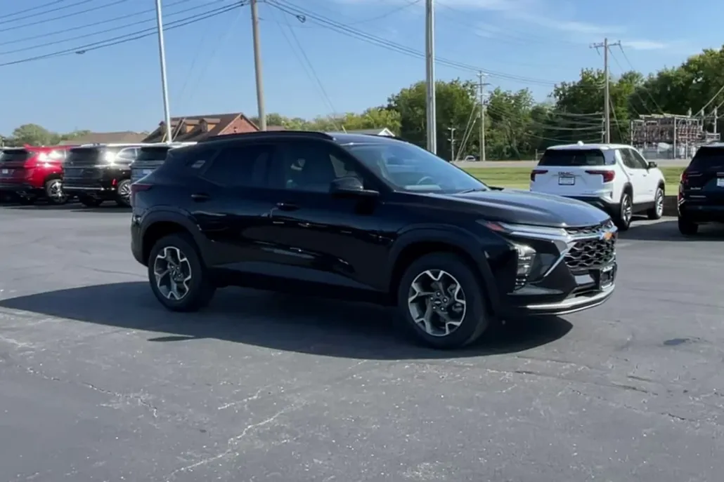 2026 Chevrolet Trax LT photo 1