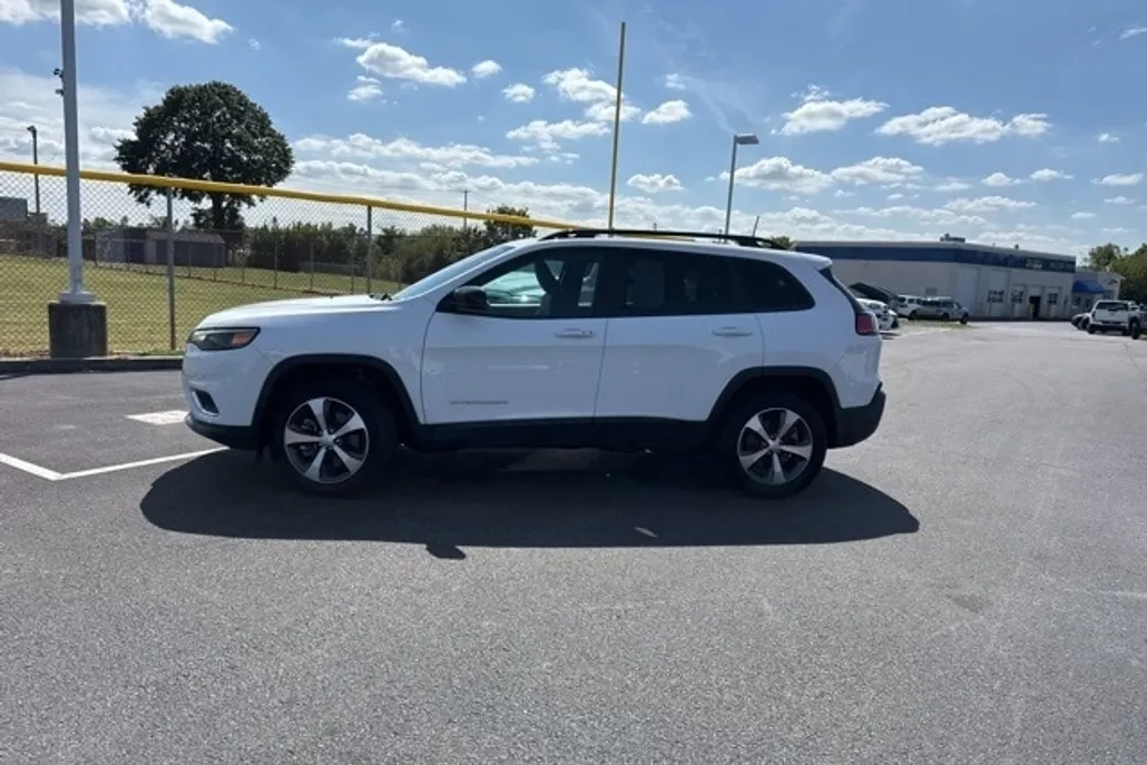 2022 Jeep Cherokee Limited photo 1