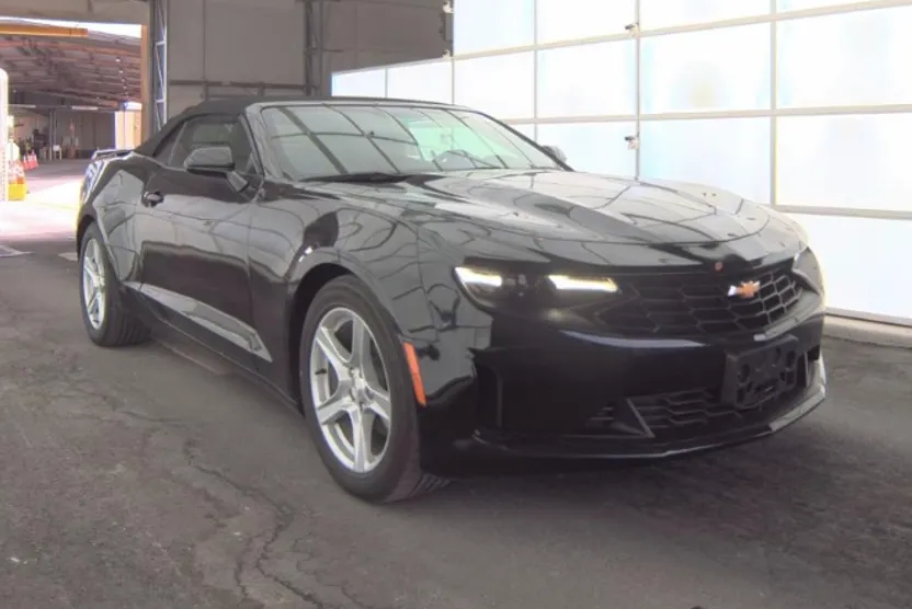 2023 Chevrolet Camaro 1LT photo 1