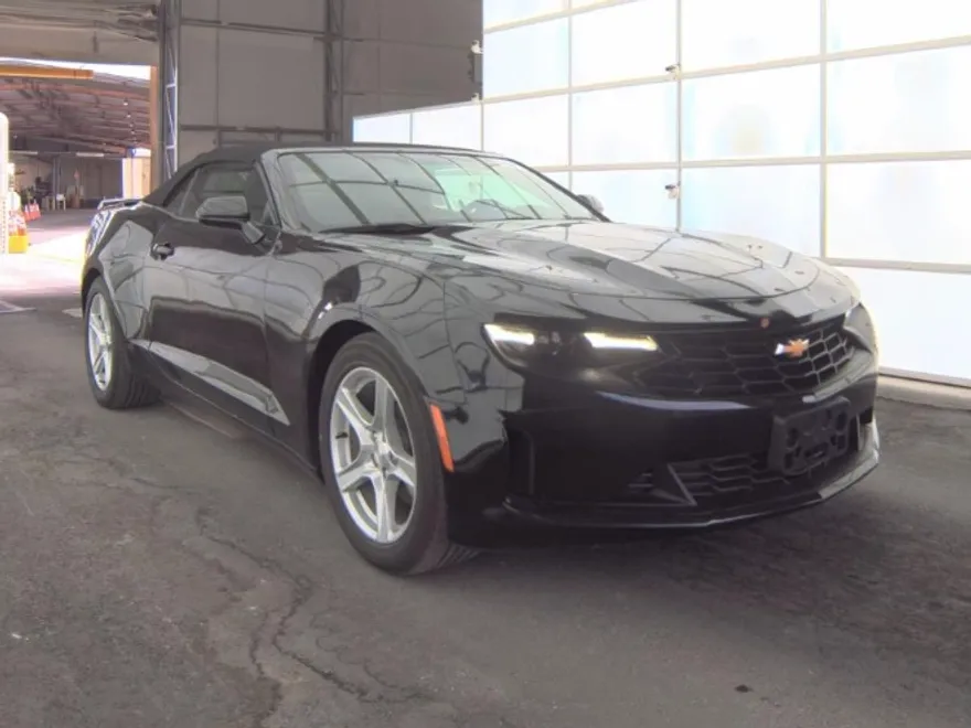 2023 Chevrolet Camaro 1LT photo 1