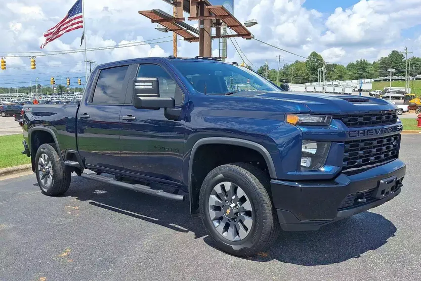 2023 Chevrolet Silverado 2500HD Custom photo 1
