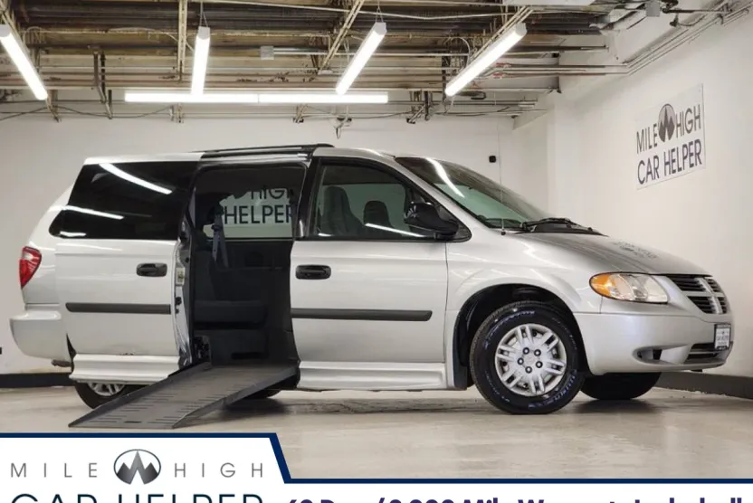 2005 Dodge Grand Caravan Base C/V photo 1