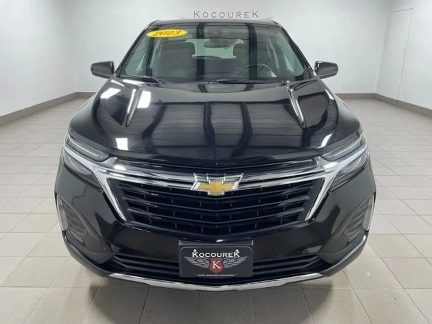 2023 Chevrolet Equinox LT photo 1