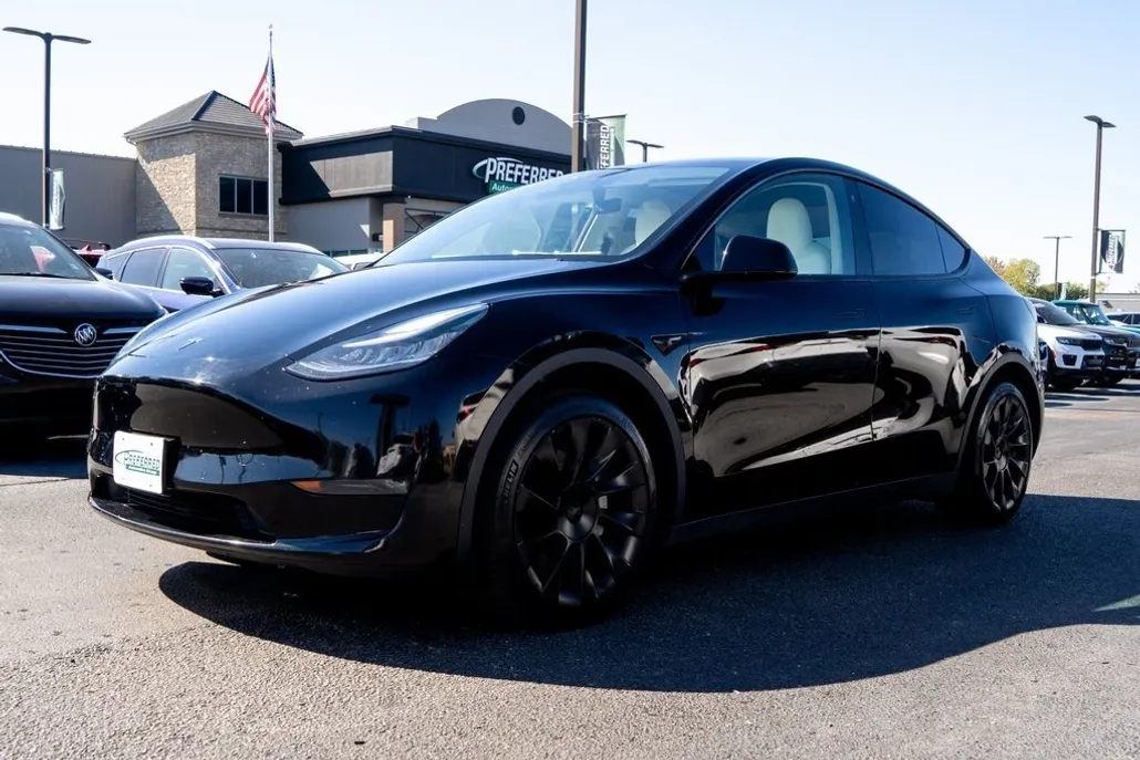 2020 Tesla Model Y Long Range photo 1