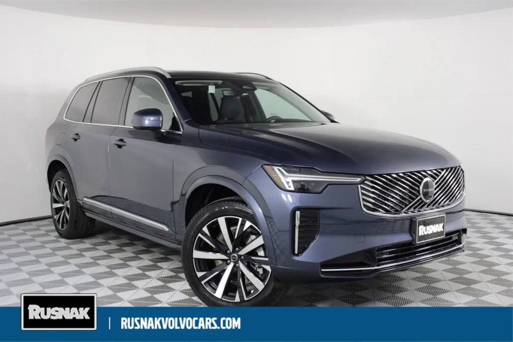 2025 Volvo XC90 Core photo 1