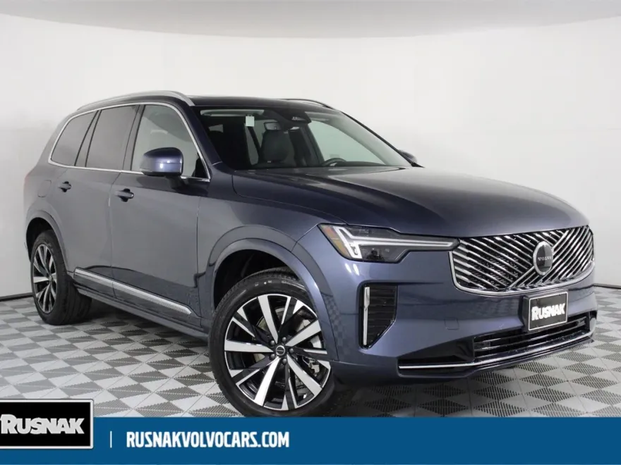 2025 Volvo XC90 Core photo 1