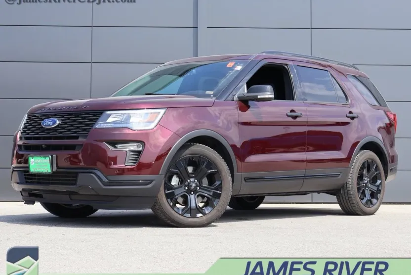 2019 Ford Explorer Sport photo 1