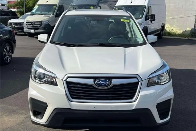 2020 Subaru Forester Premium photo 1