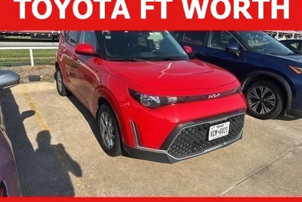 2024 Kia Soul LX photo 1