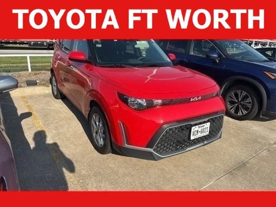 2024 Kia Soul LX photo 1