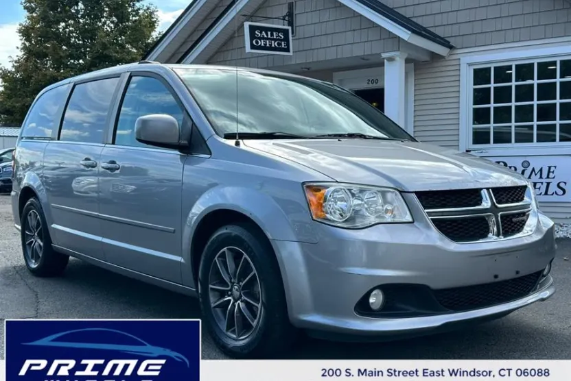 2017 Dodge Grand Caravan SXT photo 1