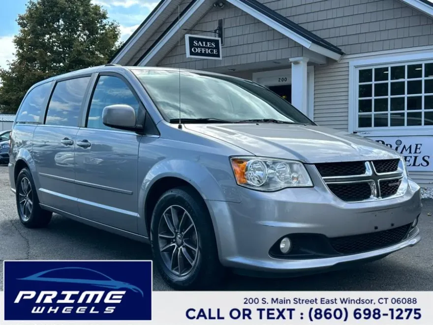 2017 Dodge Grand Caravan SXT photo 1