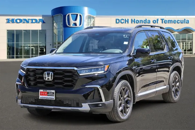 2025 Honda Pilot Touring photo 1