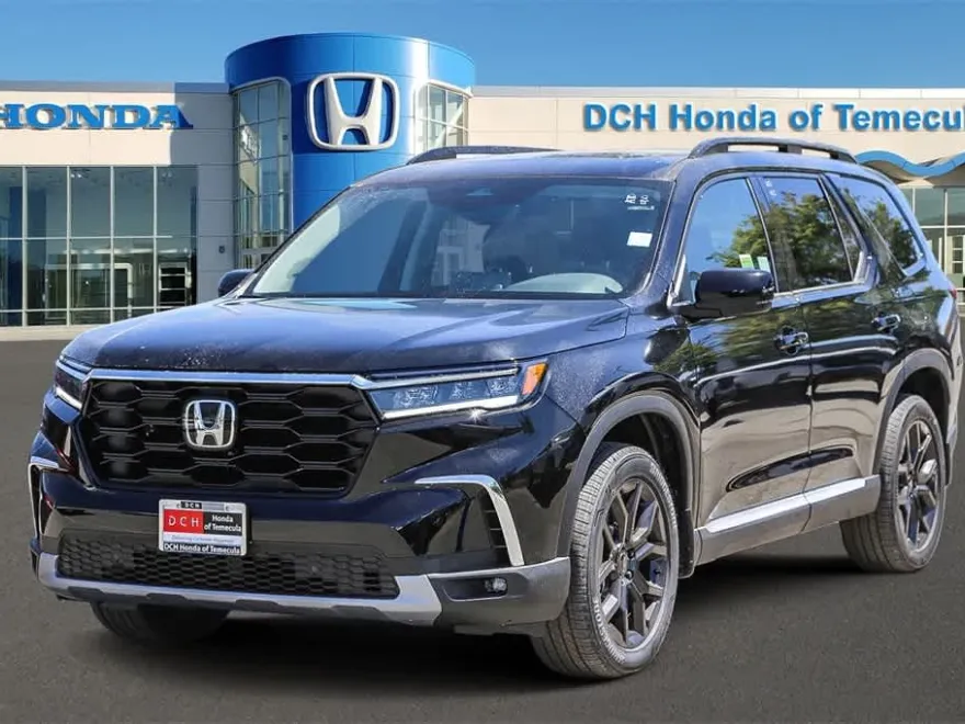 2025 Honda Pilot Touring photo 1