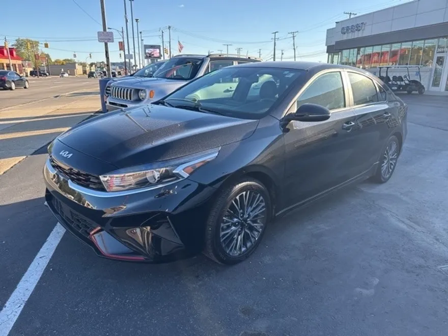 2024 Kia Forte GT-Line photo 1