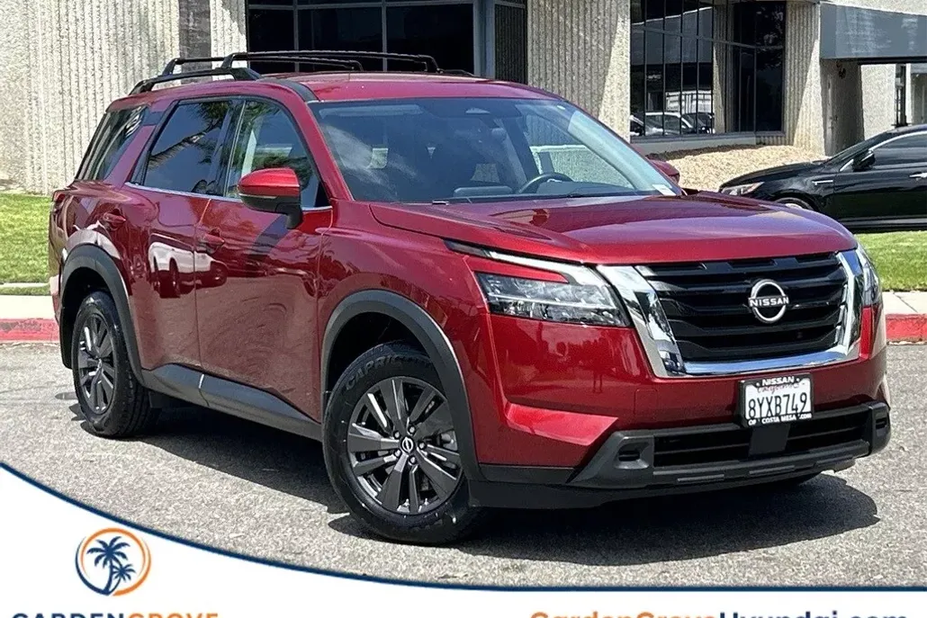 2022 Nissan Pathfinder SV photo 1