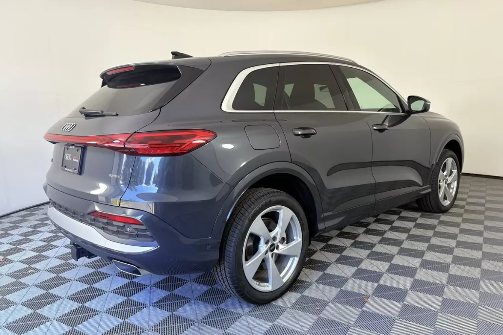 2025 Audi Q5 2.0T Premium Plus photo 1