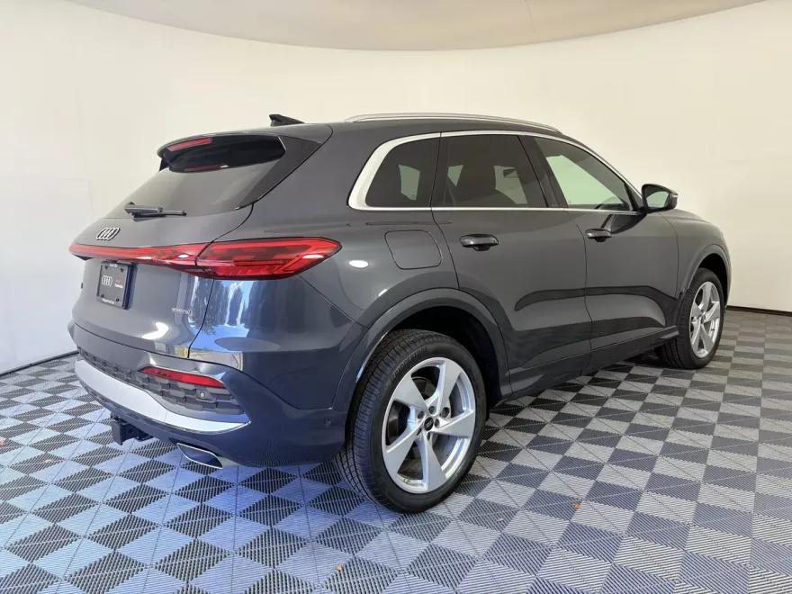 2025 Audi Q5 2.0T Premium Plus photo 1
