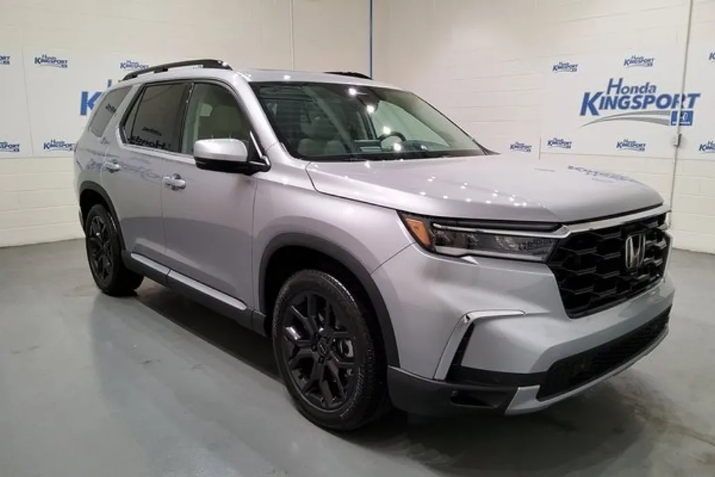 2025 Honda Pilot Touring photo 1