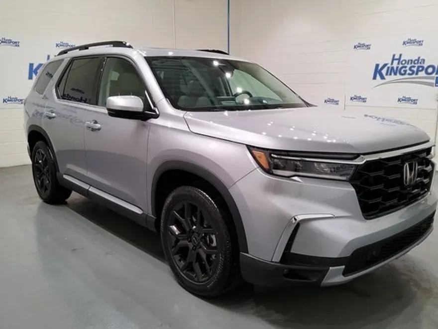 2025 Honda Pilot Touring photo 1