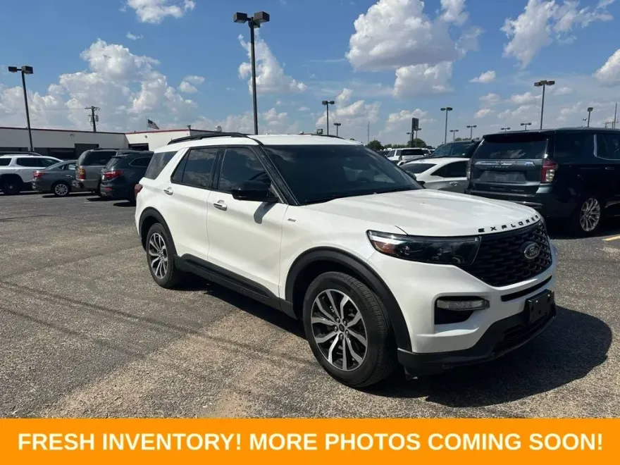 2023 Ford Explorer ST-Line photo 1