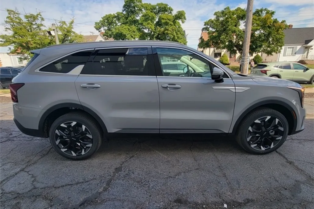 2026 Kia Sorento EX photo 1