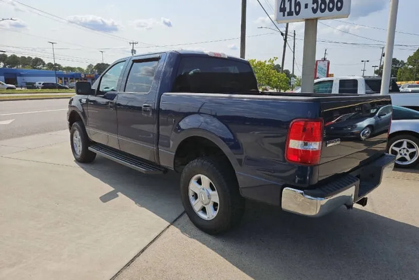 2004 Ford F-150 XLT photo 1
