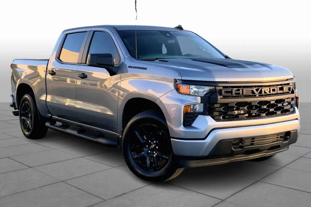 2025 Chevrolet Silverado 1500 Custom photo 1