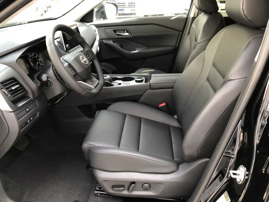2026 Nissan Rogue SV photo 1