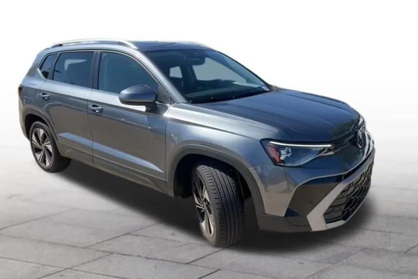 2025 Volkswagen Taos SE photo 1