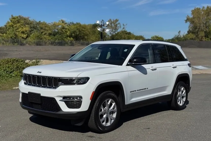 2022 Jeep Grand Cherokee Limited photo 1
