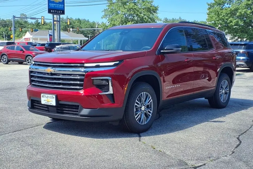 2025 Chevrolet Traverse photo 1