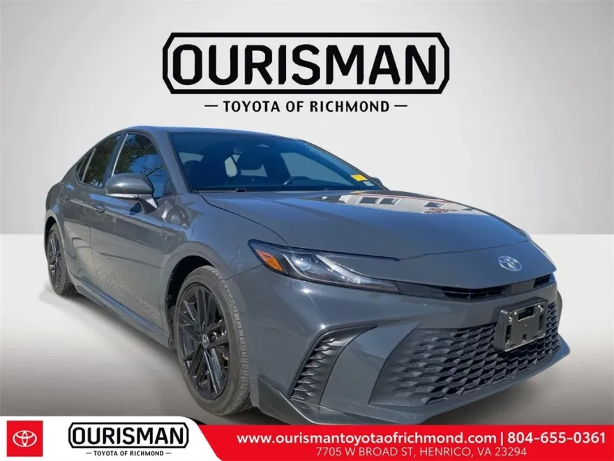 2025 Toyota Camry SE photo 1