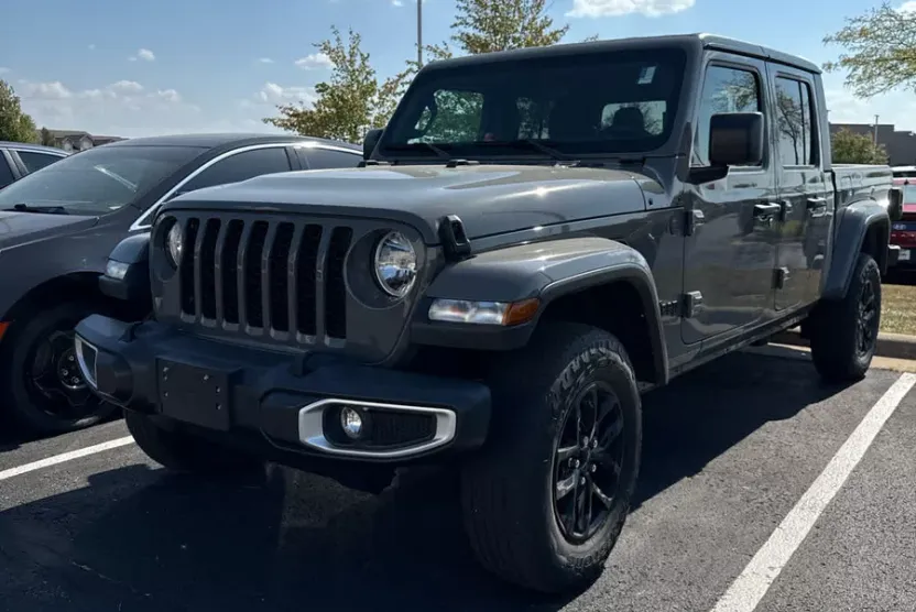 2022 Jeep Gladiator Sport S photo 1