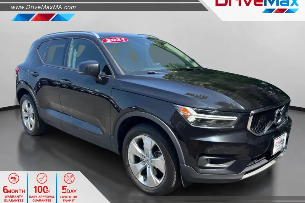 2021 Volvo XC40 T5 Momentum photo 1