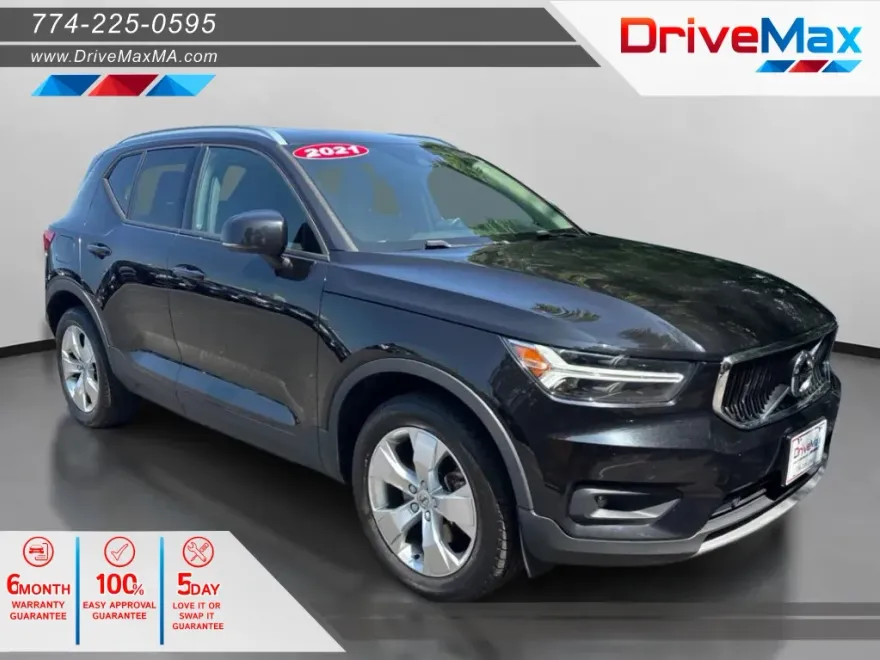 2021 Volvo XC40 T5 Momentum photo 1