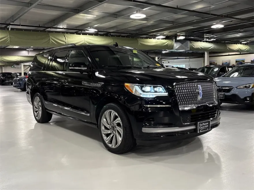 2022 Lincoln Navigator L Reserve photo 1