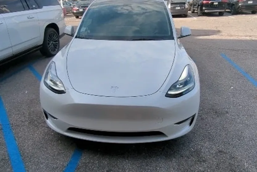 2023 Tesla Model Y Long Range photo 1
