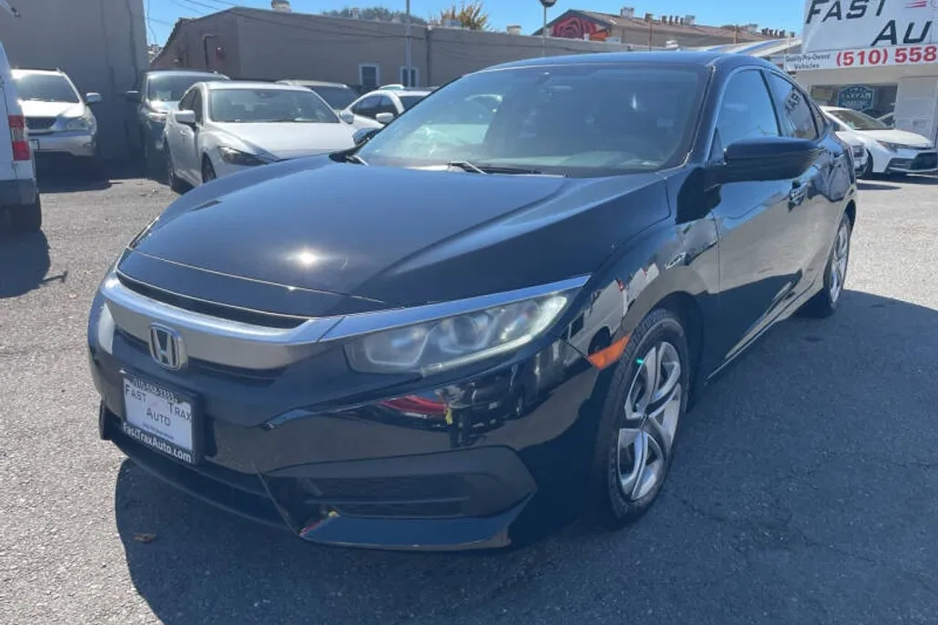 2017 Honda Civic LX photo 1