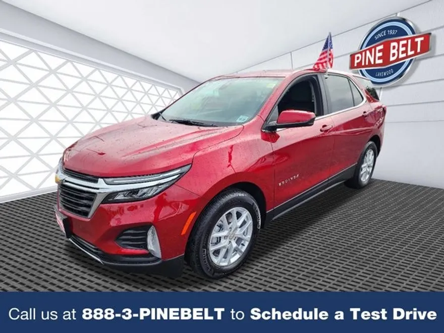 2024 Chevrolet Equinox LT photo 1