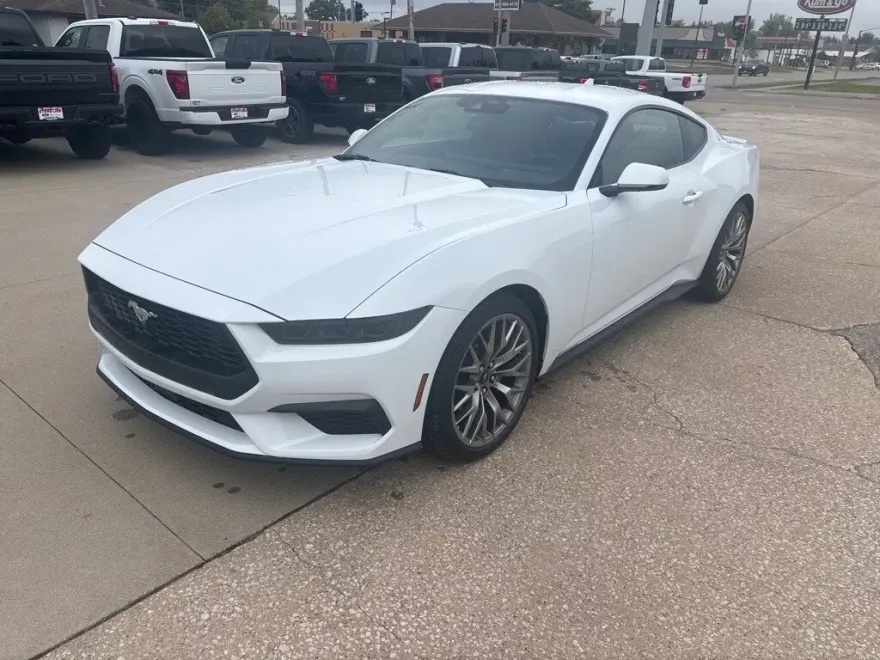 2025 Ford Mustang EcoBoost Premium photo 1