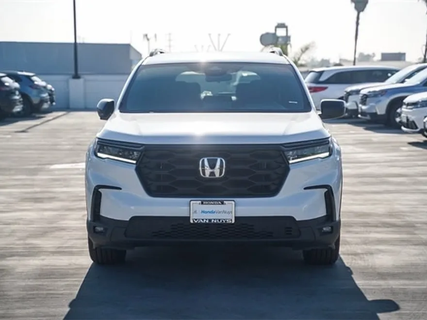 2025 Honda Pilot Sport photo 1