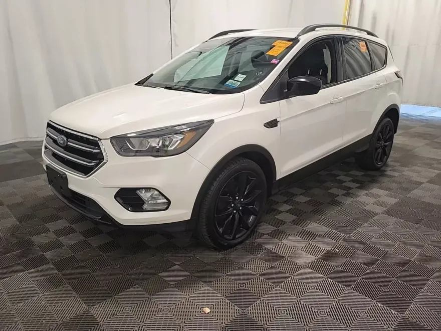 2018 Ford Escape SE Sport photo 1